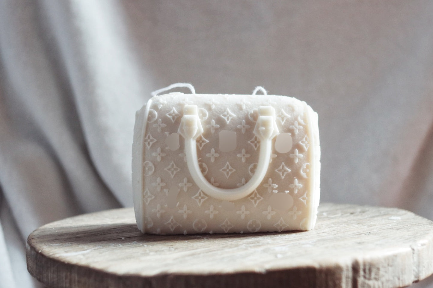 LOU BAG CANDLE